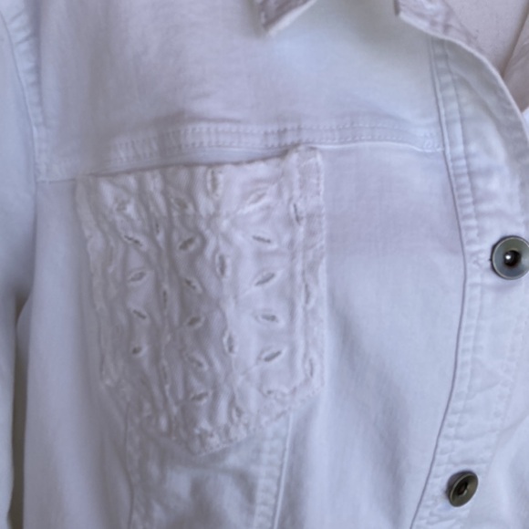 Catherine’s Women’s 3X Denim Jacket White EUC Pockets Eyelet Accent Cotton Blend - Picture 3 of 10